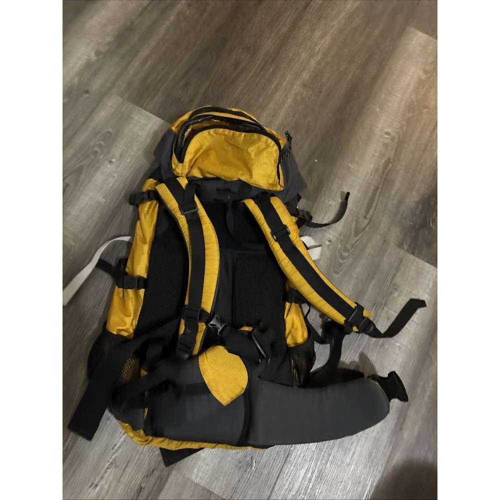 Kelty Squall 2800 Backpack Saffron Charcoal Hiking 45L Yellow